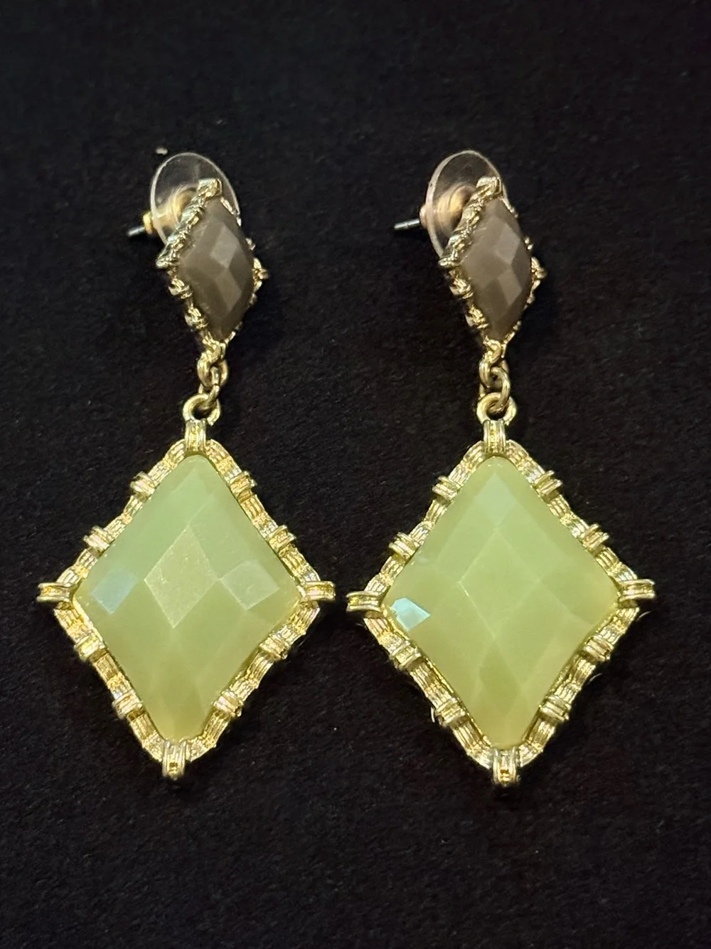Green & Grey Diamond-shaped Dangle Drop Earring With Intricate Gold Framing